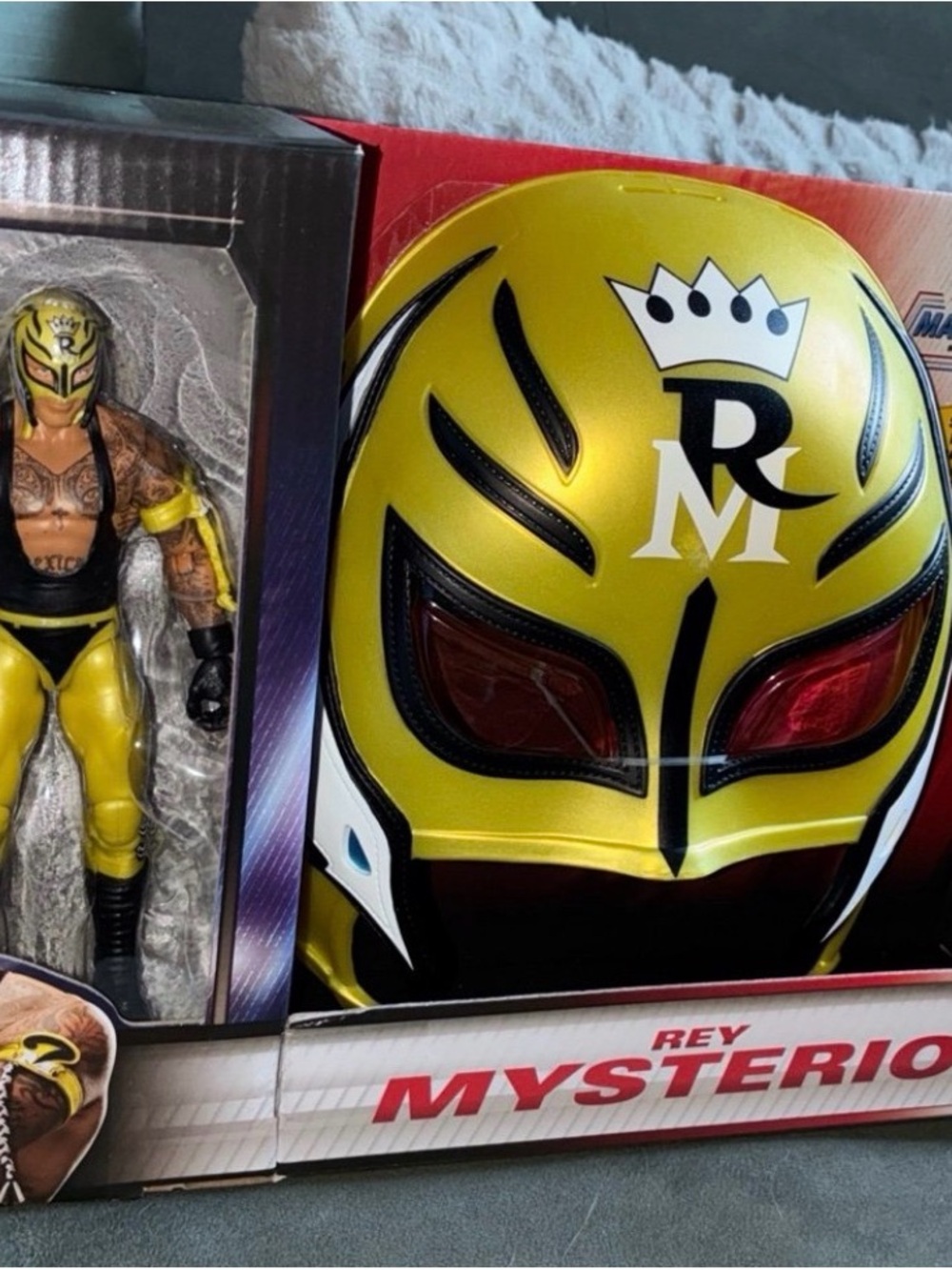 Rey Mysterio (Role Play) and Main Event Figure Mattel WWE Toy Wrestling yellow